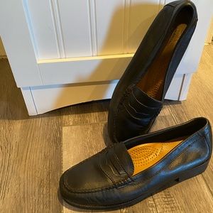 G.H. Bass & Co. Black Loafers | Bass Penny Loafers | Vintage Loafers Style